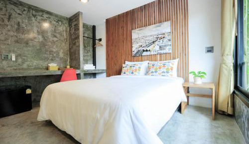 Standard Queen Room