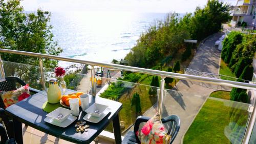 Studio with Sea View