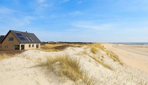 Three-Bedroom Holiday Home 