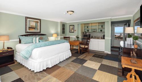 King Room with Partial Ocean View