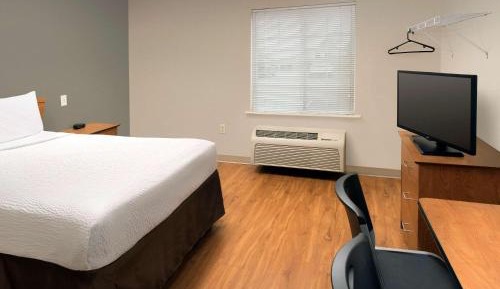 Standard Double Room with Roll-In Shower - Disability Access/Non-Smoking 
