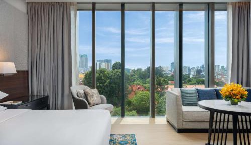 Deluxe King Room with Palace View