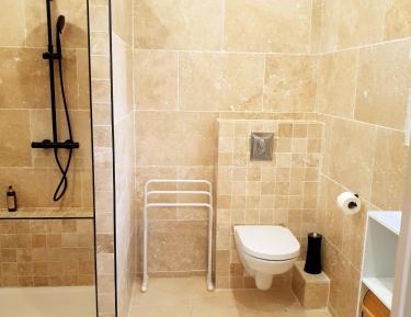 Twin Room with Shower