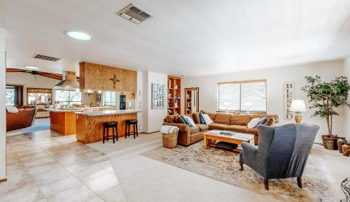 Four bedroom holiday home 