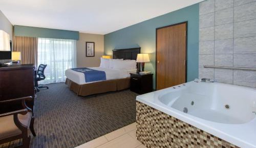 Premier King Room with Hot Tub - Non-Smoking