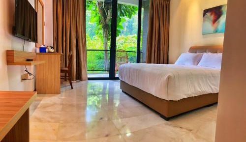 Deluxe Double Room with Balcony