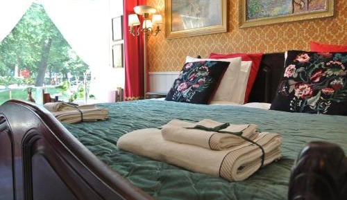 Deluxe King Suite