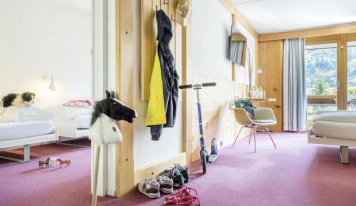 Family Room (2 Adults + 2 Children)