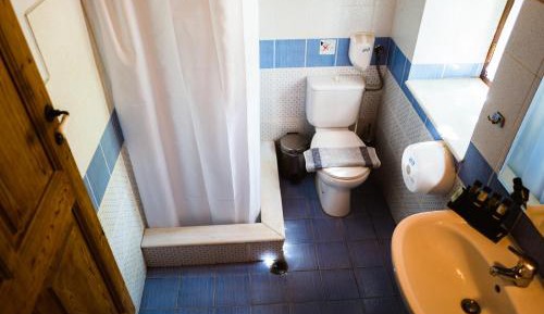 Double or Twin Room with Shower