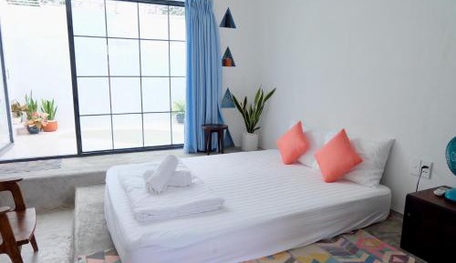 Deluxe Queen Room