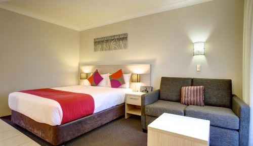 Hotel Style Queen Room