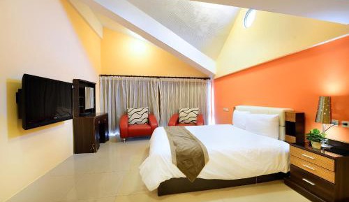 Family Room with Mountain View