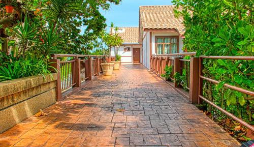 Premium Water Chalet