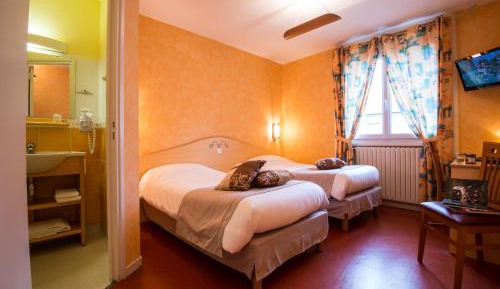 Twin Room with City View