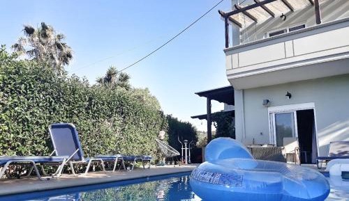 Apartment with Pool View 