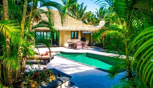 Deluxe One-Bedroom Beachfront Villa 