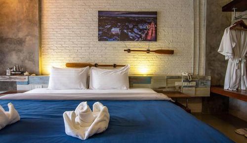 Deluxe King Room