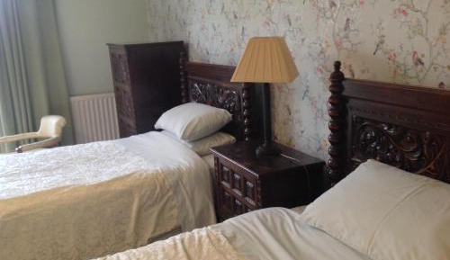 Twin Room with Private External Bathroom