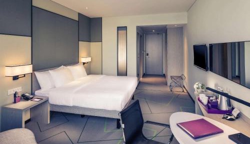 Standard King Room with Park View