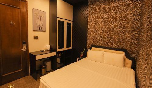 Room #555273209