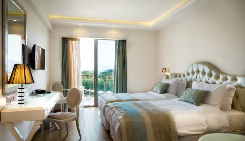 Double Room for Single Use