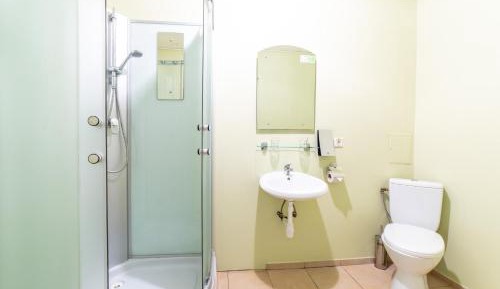 Budget Room (5 adults)