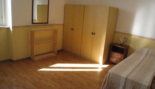 Single Room with Shared Bathroom