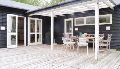 Three-Bedroom Holiday Home 
