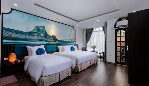 Quadruple Room with Private Bathroom