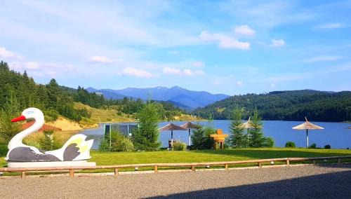 Apartment with Lake View