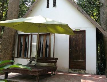 Deluxe King Room with Garden View