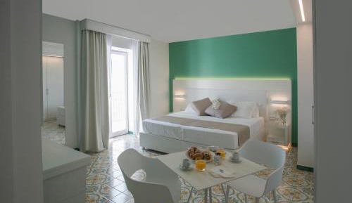 Superior Room with Partial Sea View