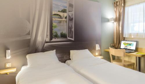 2 Adjacent Rooms (1 Double and 1 Twin)