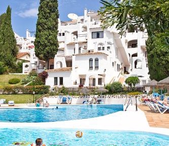 Studio Apartment (2 Adults)