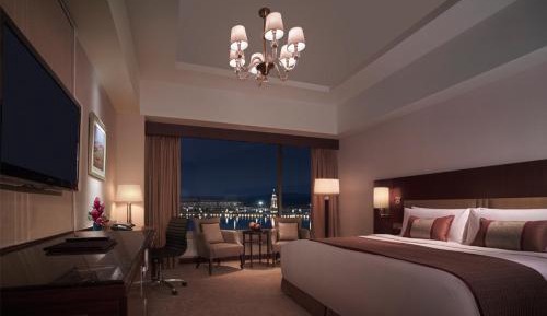Deluxe King Room with Lake View