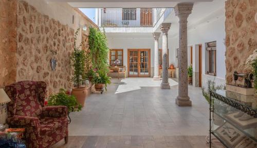 Standard Twin Room with Garden View