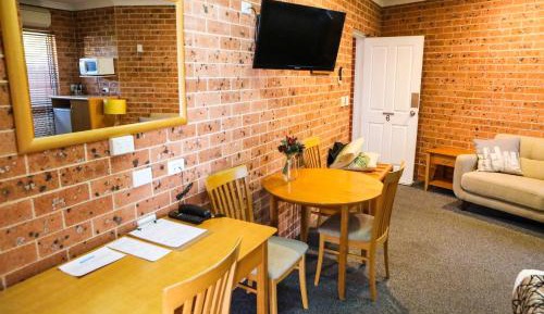 Deluxe One-Bedroom Suite