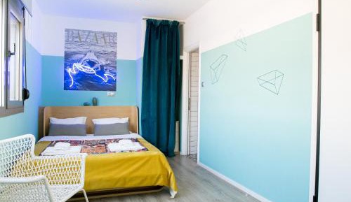 Apartment with Mountain View