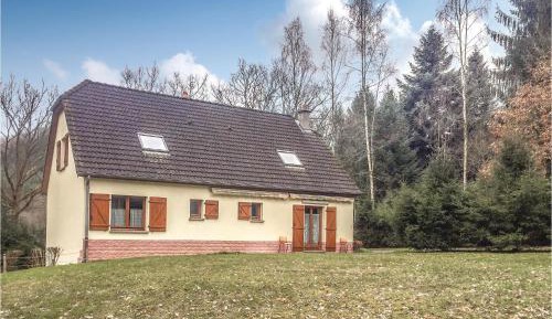 Six-Bedroom Holiday Home