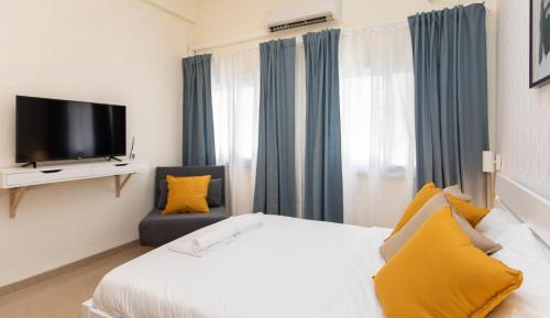 Studio Apartment
