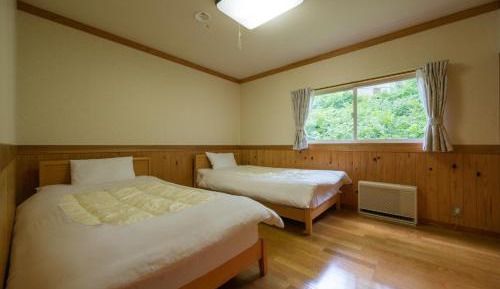 Cottage (10 Adults)