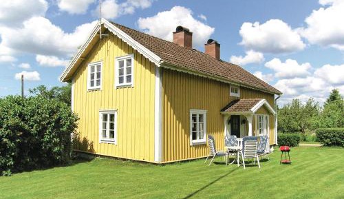 Three-Bedroom Holiday Home 