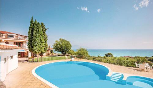 Six-Bedroom Holiday Home