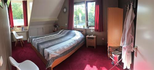 Standard Double Room with Shared Bathroom