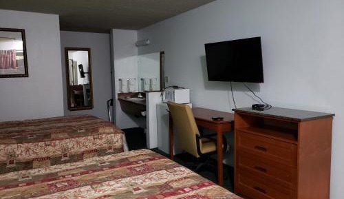 Double Room with 2 Queen Beds - Smoking 