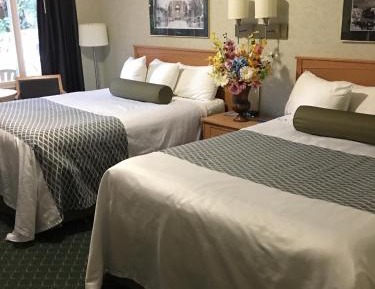Deluxe Queen Room with Two Queen Beds - Non-Smoking