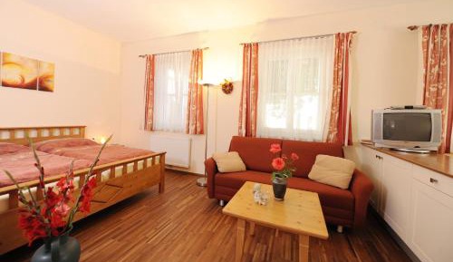 Deluxe Double Room with Shower