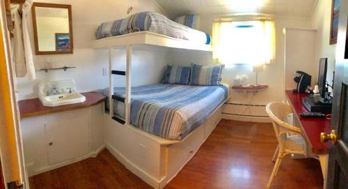 Inn - European Style Room # 4 (Shared Bath) 1  double bed with twin bunk above (upstairs) 