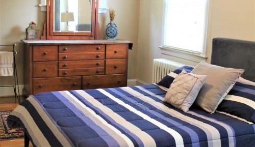 Deluxe Queen Suite