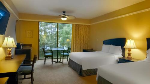 Deluxe Queen Room with Two Queen Beds
